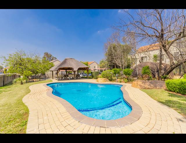 2 BEDROOM APARTMENT FOR SALE IN PAULSHOF